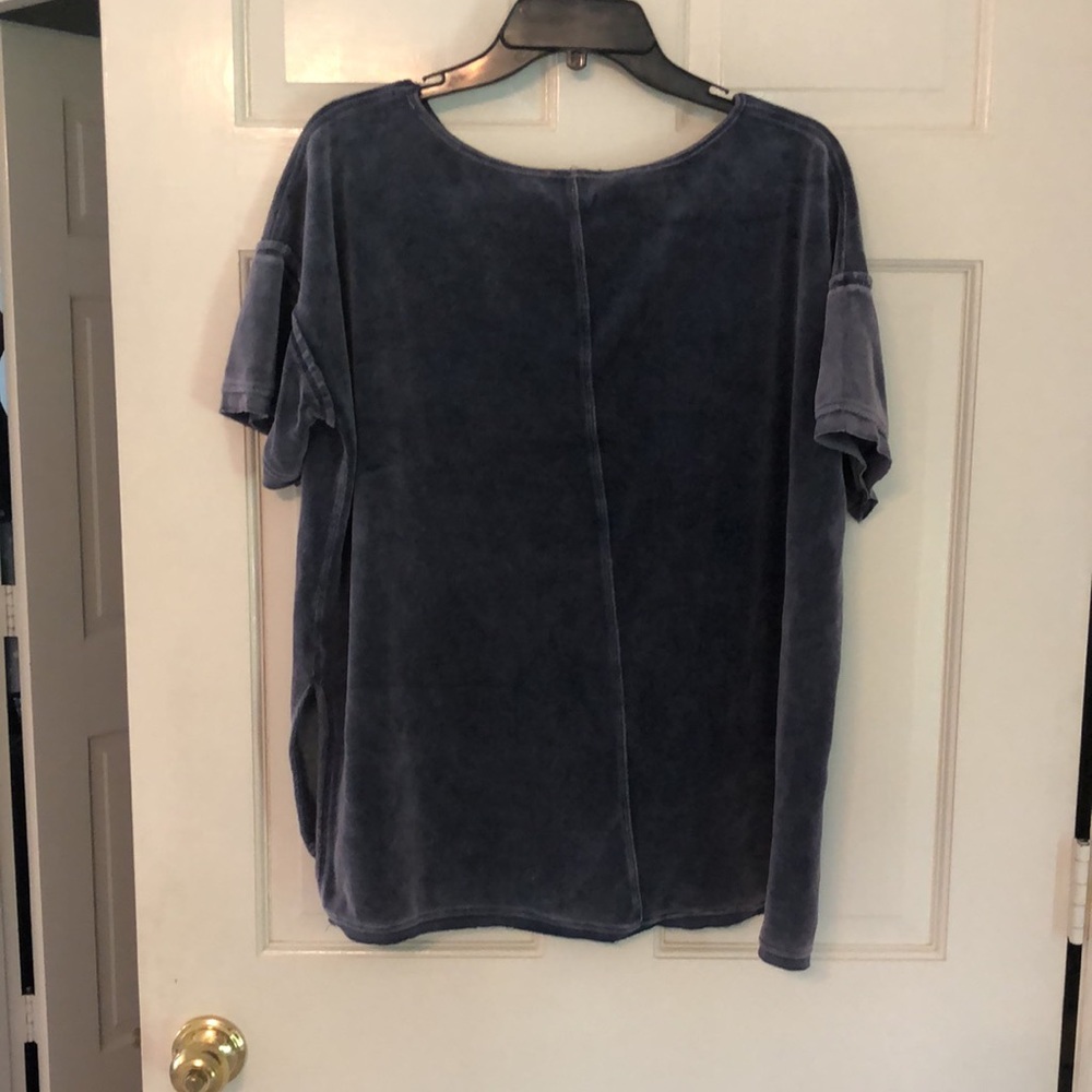 Top - Picture 2 of 5